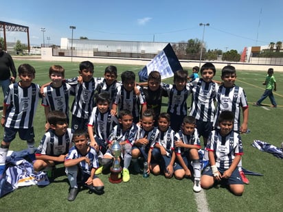 Rayados campeones en Liga Premier