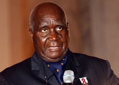 El exlíder de Zambia Kenneth Kaunda, de 97 años, en el hospital por neumonía