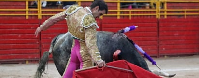 Macías triunfa tras cornada en Madrid