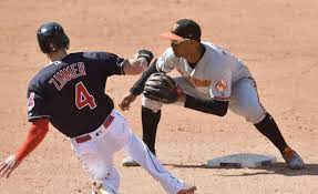 Indians termina por apalear a los Orioles