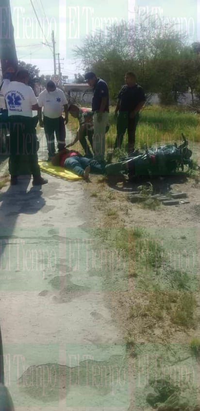 Motociclista choca contra poste de madera a la entrada de Nadadores