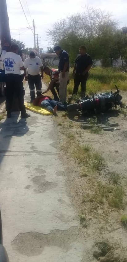 Motociclista choca contra poste en Nadadores