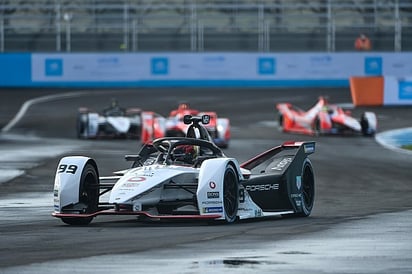 El suizo Edoardo Mortara gana la segunda carrera en Puebla y sube al liderato