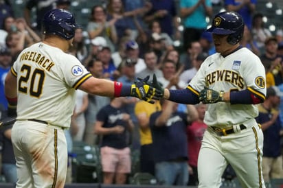 7-6. Vogelbach sella con imparable el triunfo de los Cerveceros