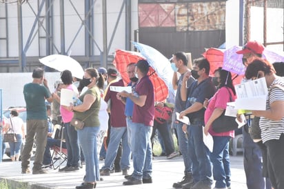 Llaman a no acudir tan temprano a vacunarse en Monclova