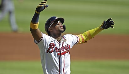 1-0. El venezolano Acuña Jr., jonronea y marca la victoria de los Bravos