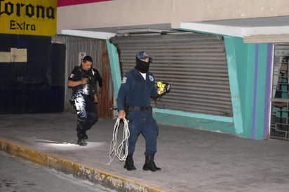 Fuerte movilización en mueblería en Monclova