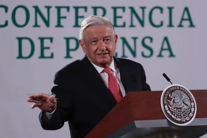 AMLO: 'INE gasta presupuesto en altos sueldos y vinos'