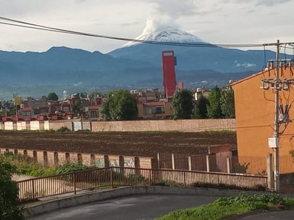 Volcán Popocatépetl amanece nevado y regala sorprendente postal