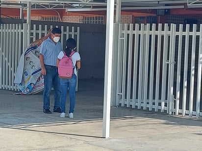 Dan apoyo psicológico a alumnos de secundaria en Frontera