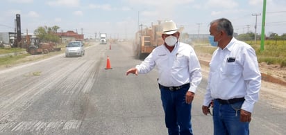 Supervisa ‘Lencho’ la obra de recarpeteo en Frontera 