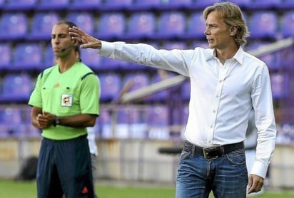 Karpin no piensa sustituir a Cherchésov como seleccionador ruso