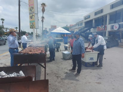 Organiza Club Rotario de Monclova parrillada para bebés con pie equinovaro