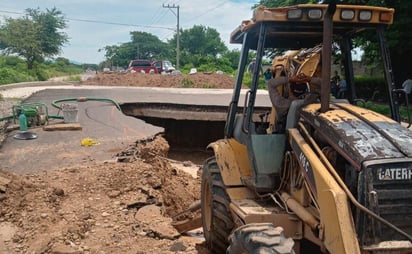 Lluvias desnudan mala ejecución de obra de drenaje en Juchitán