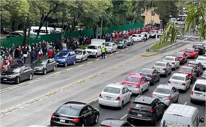 Reportan largas filas para segunda dosis de vacunas antiCovid en CDMX