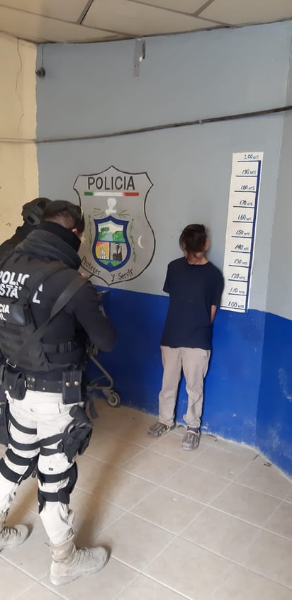 Lo detienen fumando marihuana en Monclova