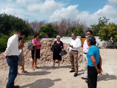 No reparan daños de una barda en Frontera; municipio, estado y constructora