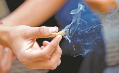 'Problemas de México no se arreglarán con jóvenes fumándose un porro'