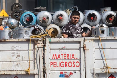 Busca AMLO establecer precio máximo del gas