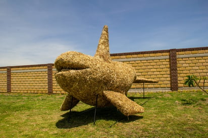 El estado mexicano de Puebla inaugura festival de esculturas gigantes de paja