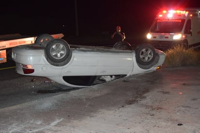 Mujer vuelca en ‘El Salinas’ de Monclova