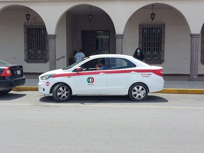 Descuentan 25% en derecho de ruta a los taxistas en Frontera 