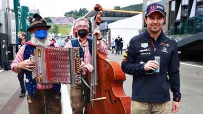 Checo celebra carrera número 200