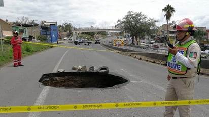 Aparece socavón en residencial Los Pinos, al norte de la Ciudad de Saltillo