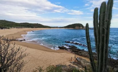 Mar oaxaqueño arrastra y mata a un bañista 