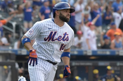 4-3. El venezolano José Peraza lidera remontada y triunfo de los Mets