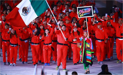 'Vamos por medalla', señalan seleccionados olímpicos al partir a Tokio