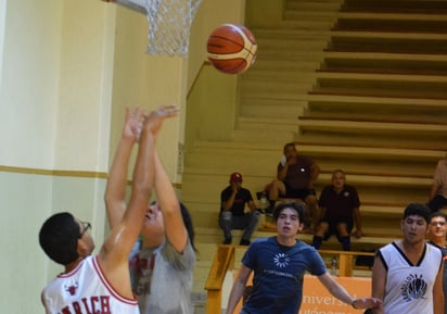 Bad Boys canastean a los Rokets 52-35