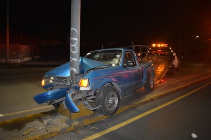 Se duerme al volante y choca en Monclova 