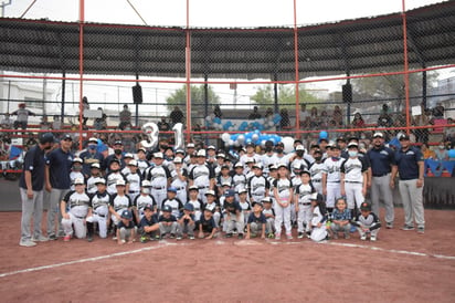 Festejan 31 años del Club Sultanes