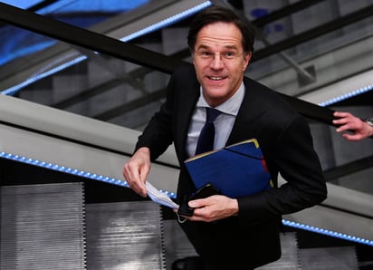 Rutte se disculpa por “error de cálculo” de levantar restricciones del covid