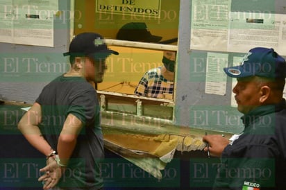 Dos jóvenes detenidos por escalar el monumento a Madero de Monclova