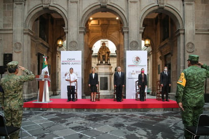 AMLO encabeza ceremonia por aniversario luctuoso de Benito Juárez