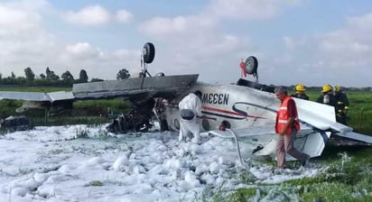 Un avión se desploma después de despegar en Durango