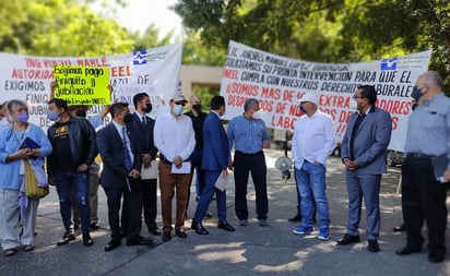 Trabajadores mexicanos protestan por despidos injustificados