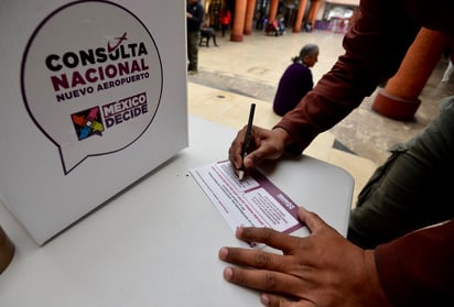 El INE tiene listas papeletas para la consulta popular