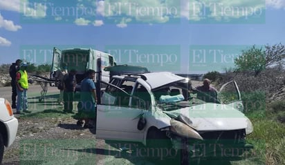 Familia termina volcada en la autopista Premiere en Sabinas