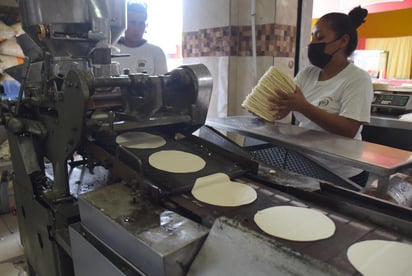 Los aumentos en gas LP y natural impactan a tortillerías; prevén alza en agosto