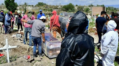 238 mil 595 muertes por COVID en México y AMLO pide no exagerar medidas