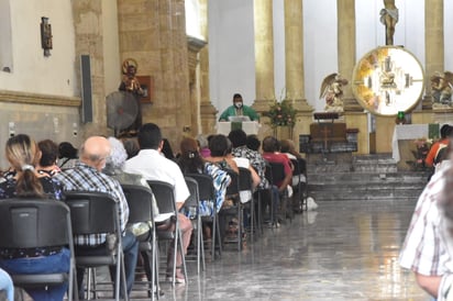 La iglesia católica está en semáforo amarillo en Coahuila 