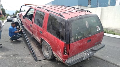 Conductor abandona auto después de chocar en Monclova