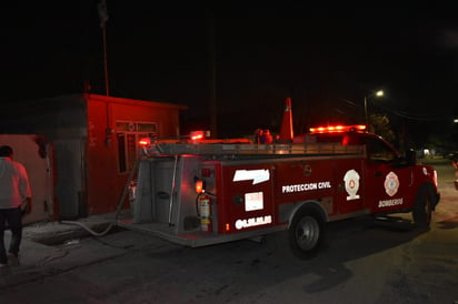 Casa se incendia en la colonia Hipódromo de Monclova 