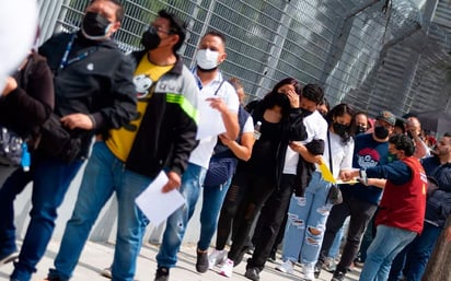 Jóvenes se defienden: “No todos rechazamos la vacuna”