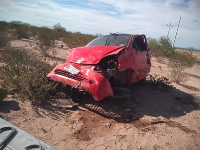 Un automóvil vuelca por La Muralla y deja varios heridos