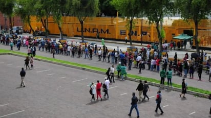 Jóvenes de 18 a 29 mienten para recibir vacuna contra el COVID-19 y saturan sedes