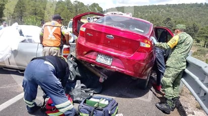 Mueren tres personas que viajaban a Monclova en choque de frente en la Supercarretera